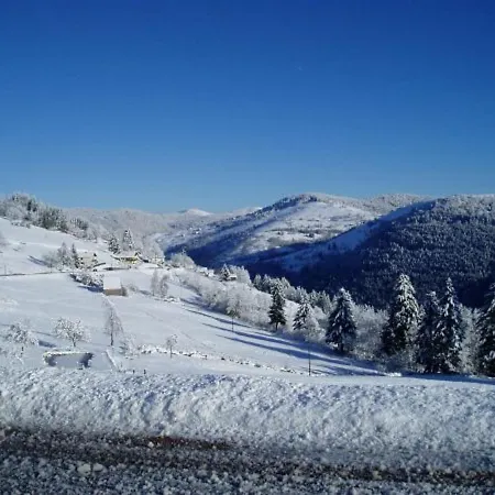 De Montagne Avec Terrasse Et Vue Imprenable - Fr-1-589-72 *