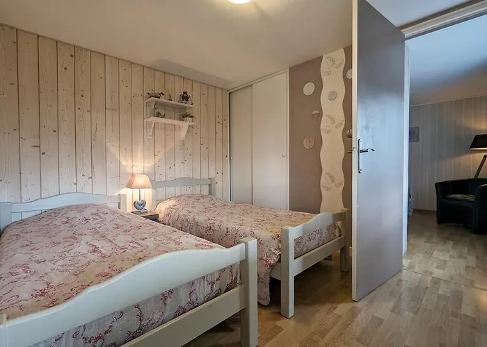 De Montagne Avec Terrasse Et Vue Imprenable - Fr-1-589-72 *